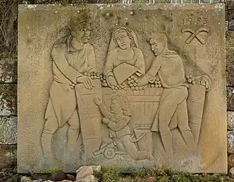 Sandsteinrelief Weingärtnerfamilie am Heilbronner Wartberg.