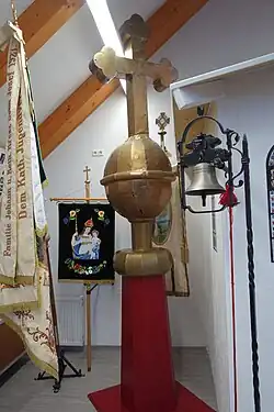 Nach Bad Langenbrücken gerettetes Kirchturmkreuz