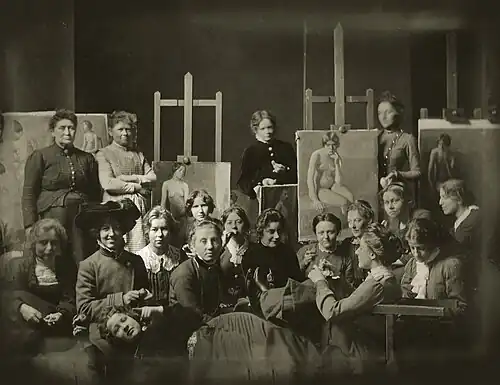 Helga Ancher in der Modelklasse an der Kunstakademiets Kunstskole for Kvinder.