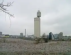 Ehemaliges Henninger-Gelände im Jahr 2013 vor dem Abbruch des Henninger-Turms