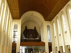 Die Klais-typische Sonderform der gehäuselosen Orgel in der Herz-Jesu-Kirche Ludwigshafen (1932)