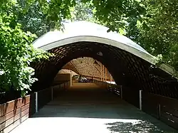 Westlicher Eingang bei der ehemaligen Hochbahn