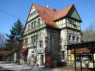 Ehemaliges Empfangsgebäude des Bahnhofes Heyerode im Jahr 2011
