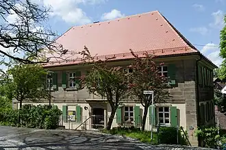 Pfarrhaus der ev.-luth. Kirchengemeinde (1751), Kirchweg&nbsp;1 (am Klosterberg)