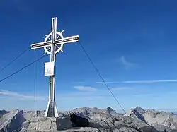 Neues Gipfelkreuz auf der Hinteren Bachofenspitze