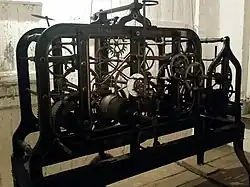 Historisches Uhrwerk von J. F. Weule in der Stadtkirche (1899).