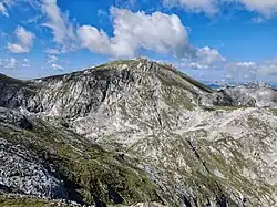 Die stark verkarstete Nord(ost)-Seite des Hochwarts.