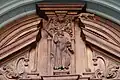 Hl. Beat und Drache über dem Hauptportal