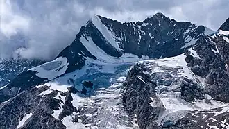 Hohbalmgletscher, im Hintergrund die Lenzspitze und das Nadelhorn