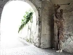 Holz Skulptur Christophorus, 1950, Schnetztor, Wil, St. Gallen. Von Urban Blank (* 1922)