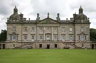 Landhaus Houghton Hall in Norfolk mit zwei Eckpavillons