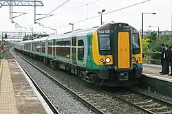 Desiro UK der Baureihe 350/1 in Harrow & Wealdstone an der West Coast Main Line auf dem Weg nach London Euston
