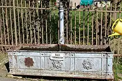 Brunnen auf dem Friedhof in Hunzel
