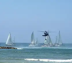 Die Einheit 669 trainiert die Rettung aus dem Meer mit einem Black-Hawk-Hubschrauber im Sept. 2008