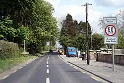 Ortseingang von Johnstownbridge