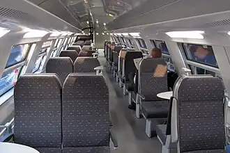 moder­ni­sier­ter M5-Wagen, zweite Klasse oben