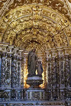 Ein Seitenaltar in São Francisco