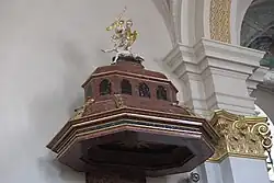 Kanzeldeckel mit der Figur des Erzengels Michael