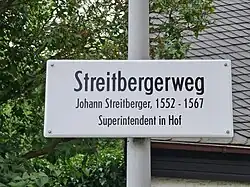 Das Foto zeigt eine Infotafel im Streitbergerweg
