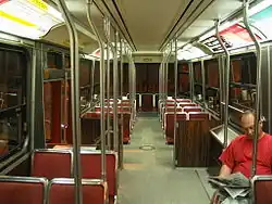 Bei der Straßenbahn Toronto muss der Fahrgast seinen Haltewunsch dem Fahrer per Klingelleine übermitteln