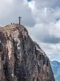 Gipfelkreuz Greitspitz mit Fimbatal im Mittelgrund.