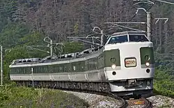 Triebzug der Baureihe 189 bei Hijiri-Kōgen