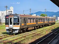 Triebzug der Baureihe KiHa 75 in Iseshi