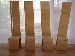 Stuhlreihe im Camp Reinsehlen und Modelle zum Stuhlkreis 2008