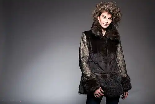 Materialmix aus Samtwiesel, Zobelstücken und Crashstoff (2015)