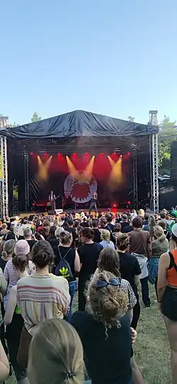 Jamel Rockt den Förster Festival 2022, Auftritt von Alli Neumann