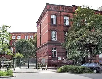 Eingang zur James-Krüss-Grundschule im September 2006