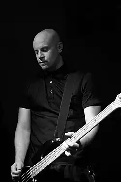 Bassist Jeff Caxide (links) und Gitarrist Bryant Clifford Meyer (rechts) prägten mit Isis und Red Sparowes das dynamische Spiel des Post-Metals.