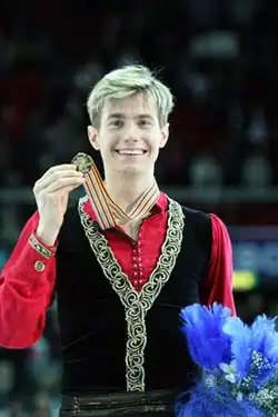 Jeffrey Buttle mit seiner Goldmedaille bei der Weltmeisterschaft 2008