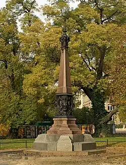 Das Plato-Dolz-Denkmal