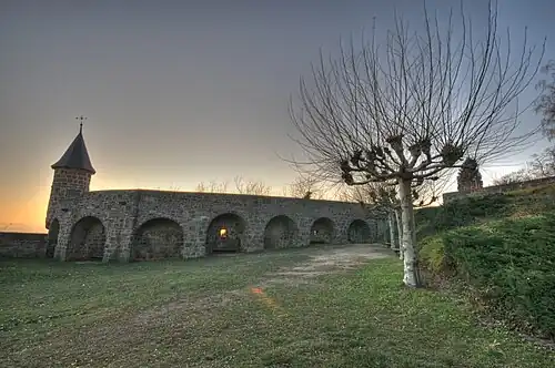 Der mittelalterliche Teil der Abtei mit dem Johannistürmchen