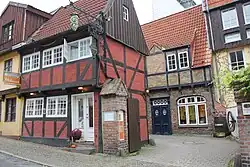 Die Marienburg mit der Hökerei: Firmensitz von Johannsen Rum