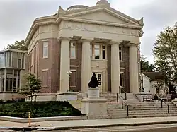 John Jermain Memorial Library, 201 Main Street, 1910 erbaut
