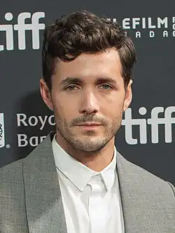 Zoey Deutch und Jonah Hauer-King spielen Olivia und Connor, den Vater ihres Kindes