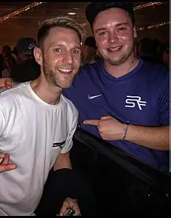 Jonathan Mendelsohn (links) bei der I AM Hardstyle 2019 in Mannheim