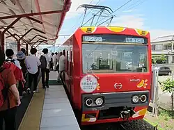 Triebzug der Baureihe 6000 in Jōshū-Tomioka