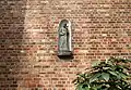Nische mit Skulptur des Kirchenpatrons