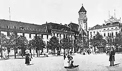 Neumarkt – von links: Nesselroder Hof (Nr.&nbsp;4), Blankenheimer Hof (Nr.&nbsp;2) und (zurückgebaut) Polizeipräsidium (1905)