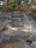 Historische Sandsteinstufen im Umfeld des Aussichtspunktes