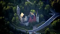 Burg Stein bei Hartenstein mit der Unterburg(rot getüncht)