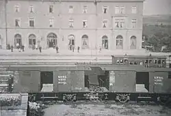 Güterwagen der Gattung H mit der Aufschrift K.W.St.E. um 1875 am Bahnhof Crailsheim