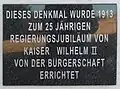 Gedenktafel auf der Südostseite des Denkmals