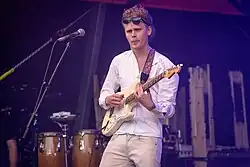 Pål Vindenes an der Gitarre