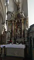 Rechter Seitenaltar