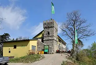 Höllensteinhaus mit dem Julienturm