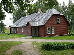 Dorfschule von Karilatsi